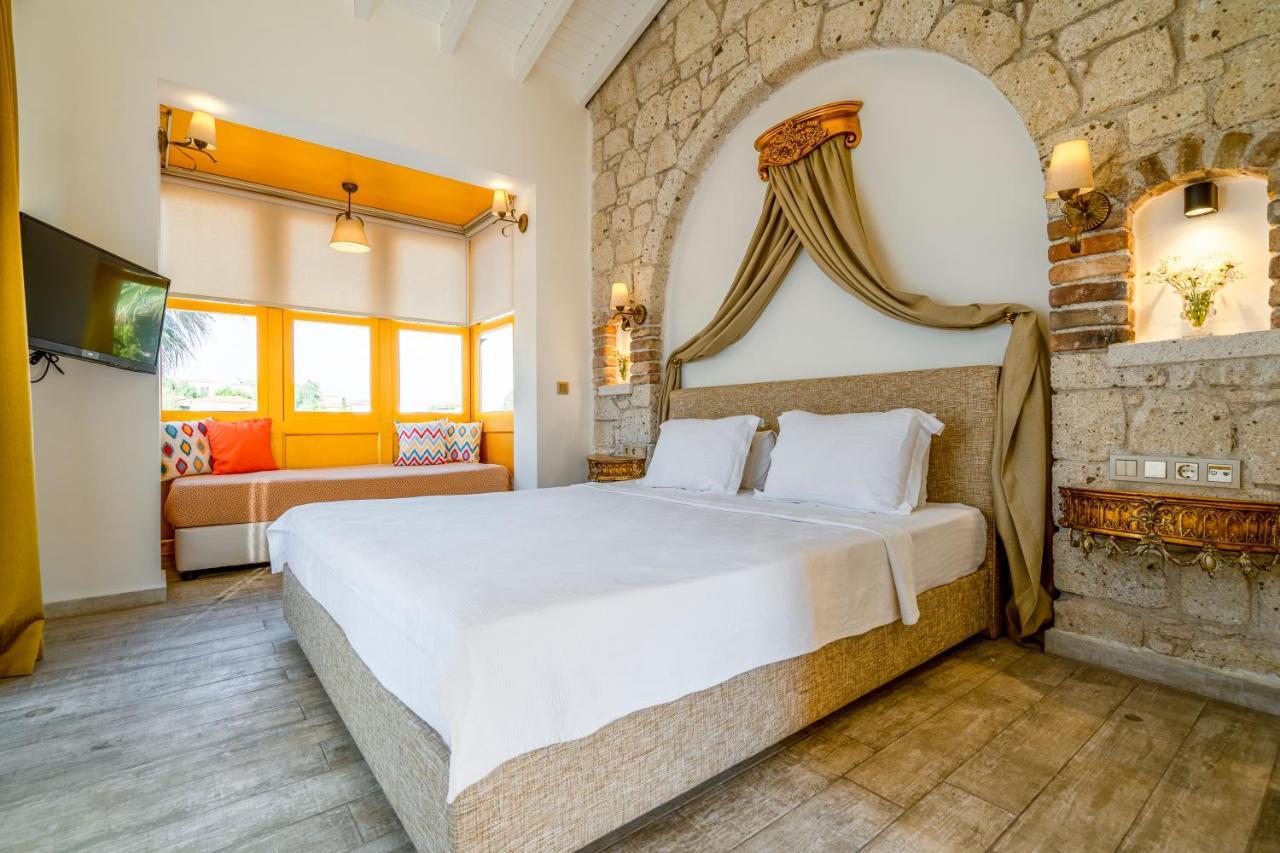 Hotel De Gold Alacati Чесме Екстериор снимка