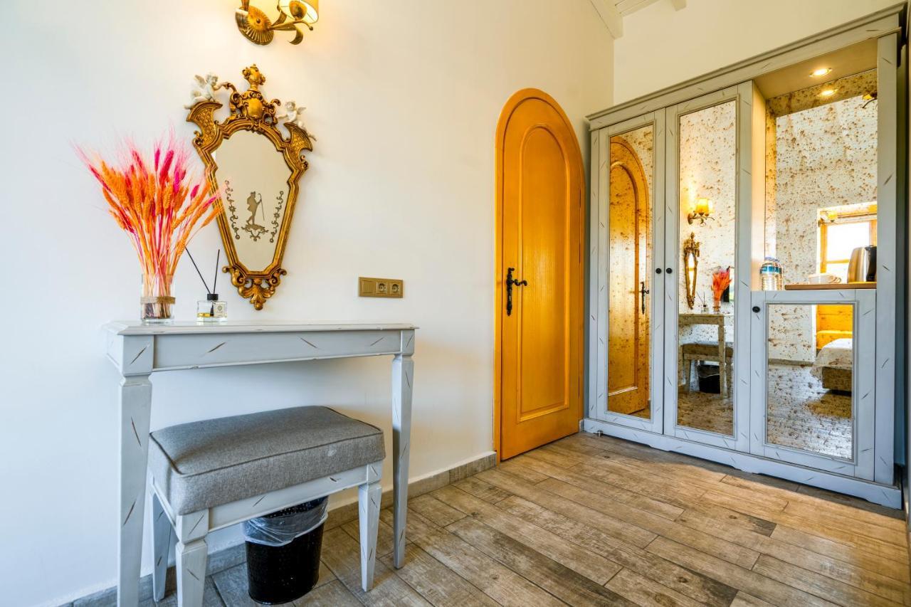 Hotel De Gold Alacati Чесме Екстериор снимка